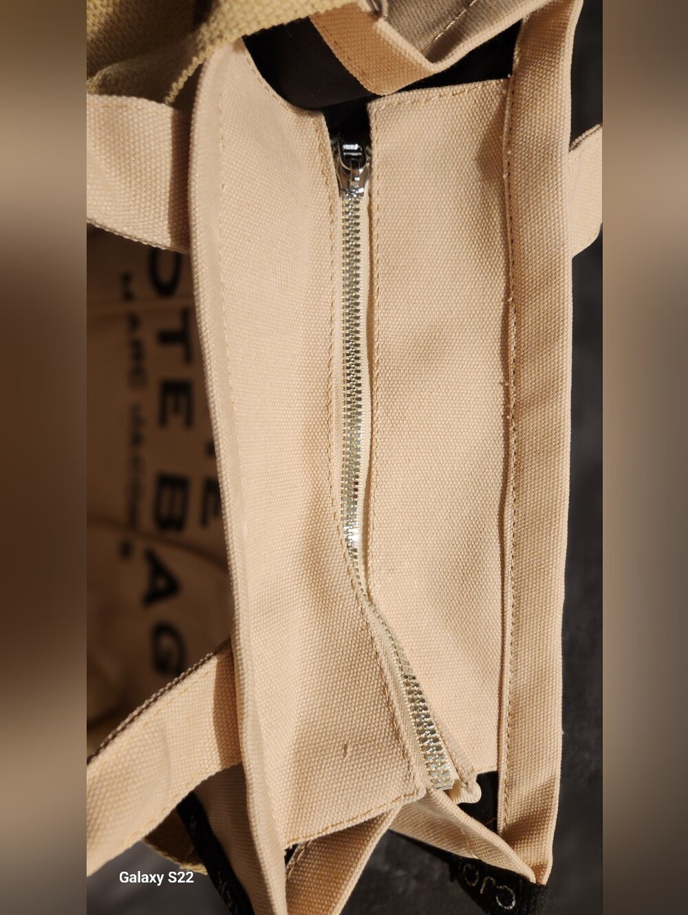 NEW Marc Jacobs FASHION Beige Canvas 'The Tote Bag' with Black Logo - Picture 7 of 10